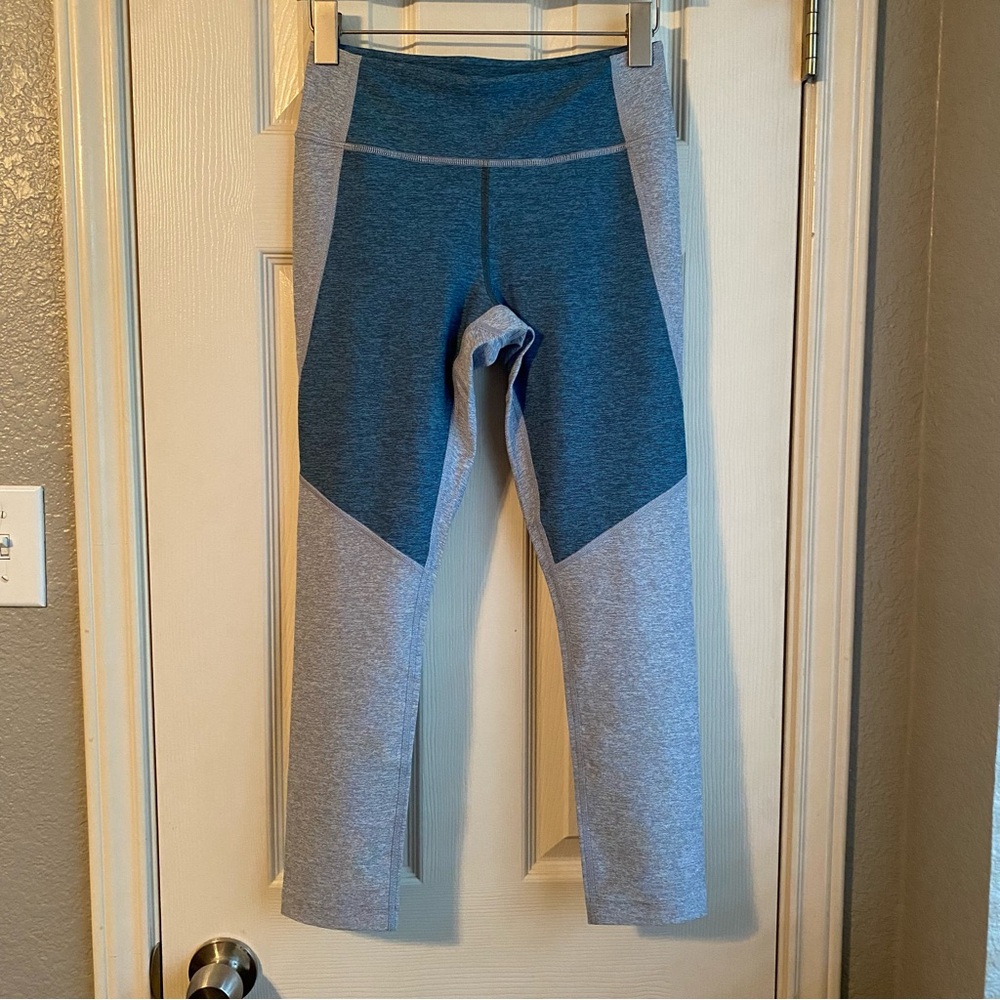 NWT Outdoor Voices 3/4 Two-Tone Legging, size Small